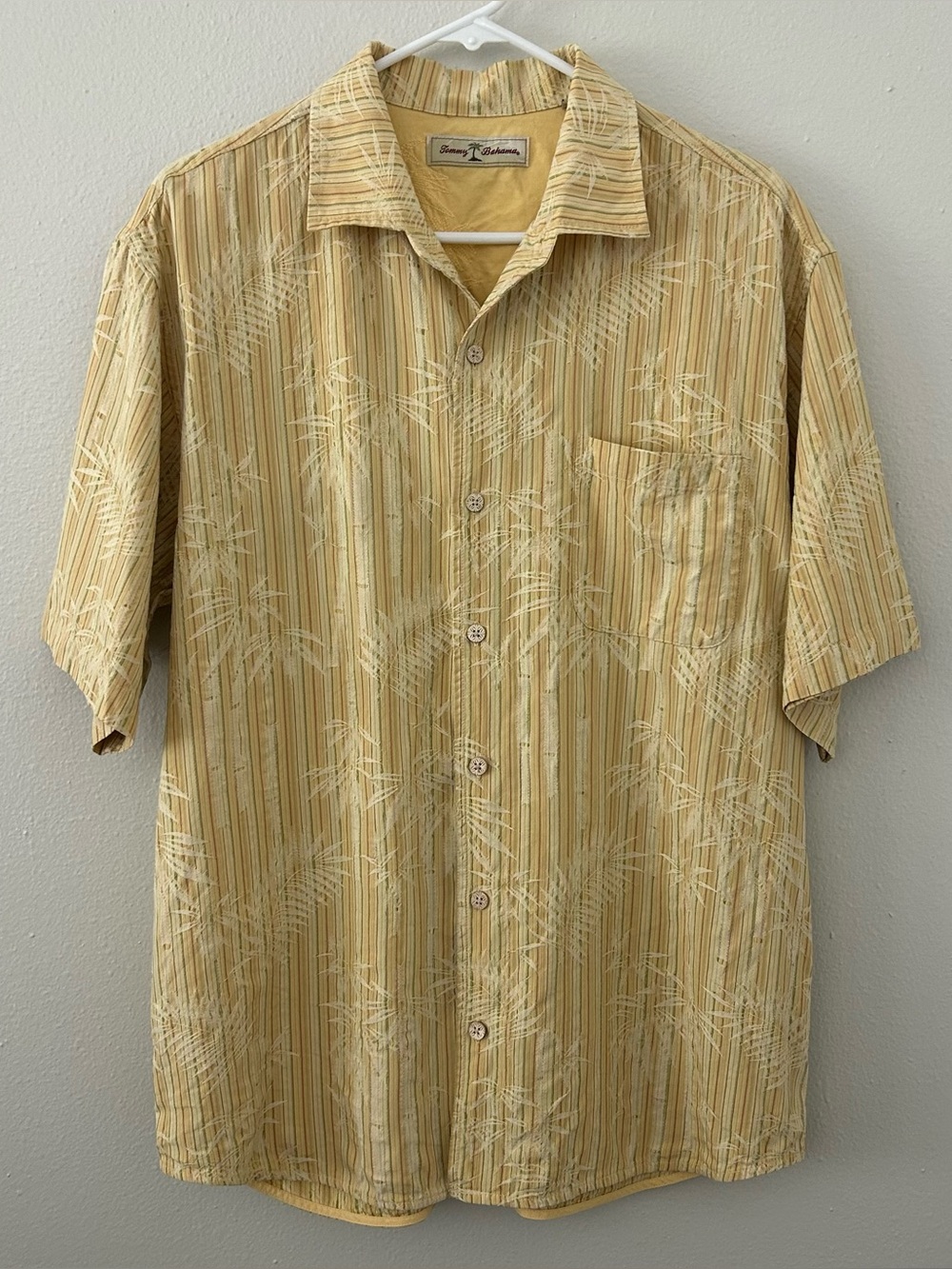TOMMY BAHAMA Men's L 100% Silk Button Up Short Sleeve Shirt Tropical Hawaiian